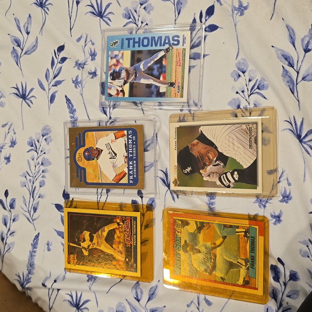 - Bundle of 5 Frank Thomas MLB baseball cards MINT